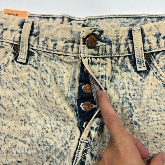 Levi's 501 Straight Button Fly Acid Was Shorts Size 31 NWT - Picture 4 of 9